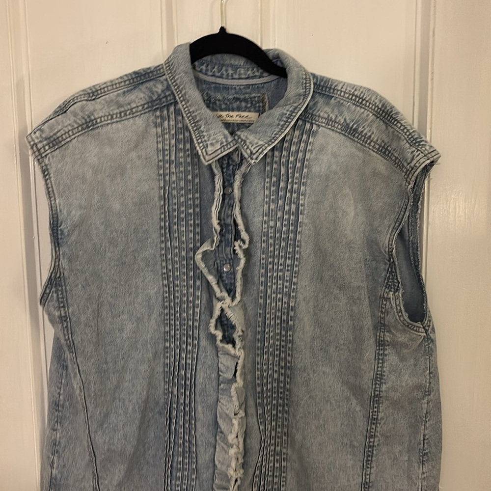 We The Free Faded Blue Denim Top - Picture 2 of 9